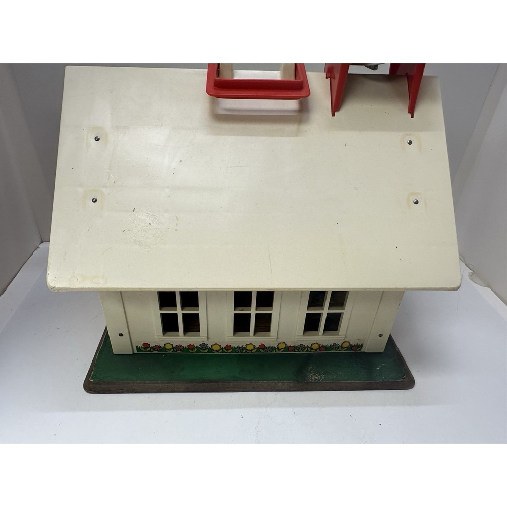 Vintage Fisher-Price #923 Small People School house - school only - Picture 9 of 12